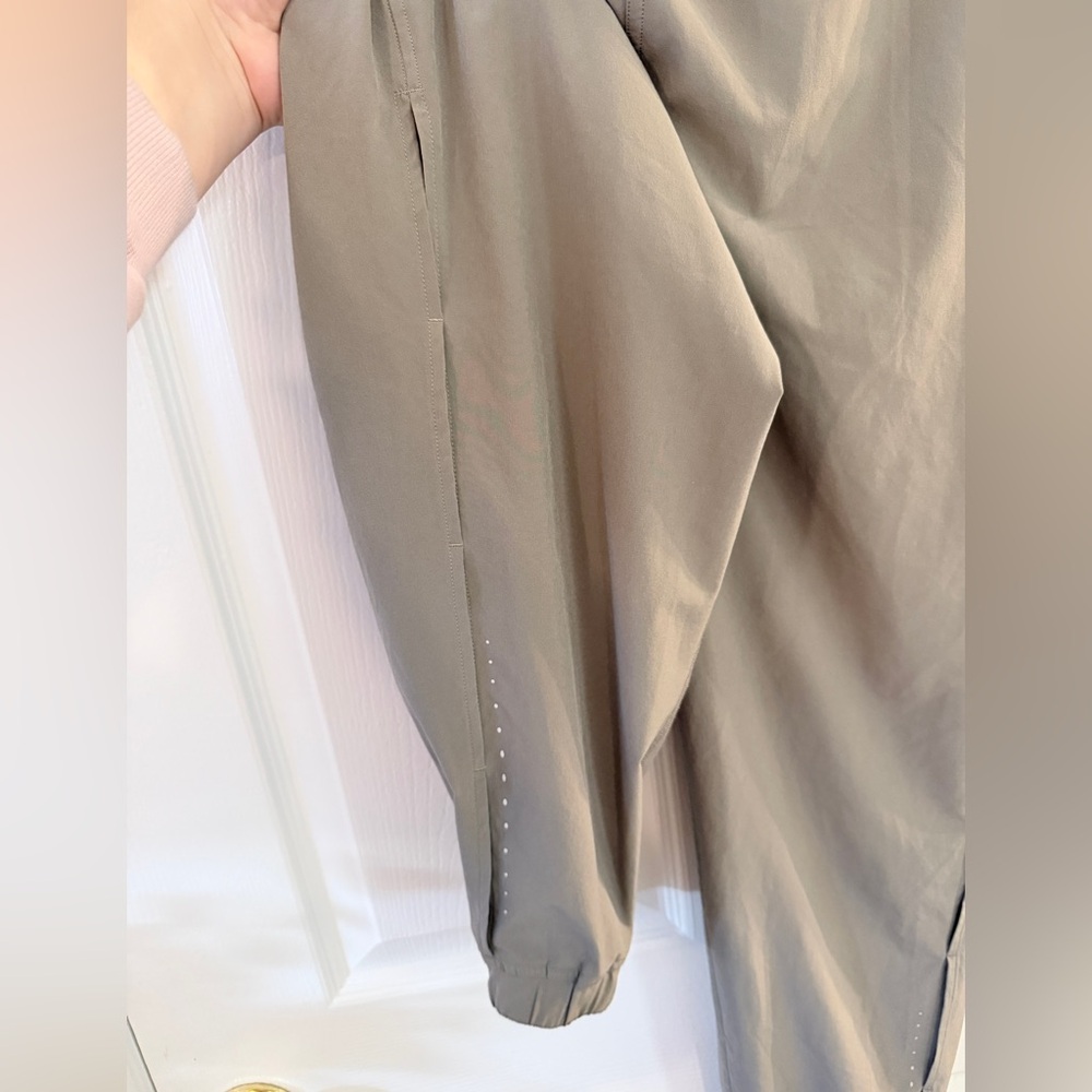 Lululemon Adapted State High-Rise Airflow Jogger in 'Cobalt Dust' - Women's 14 - Picture 9 of 13